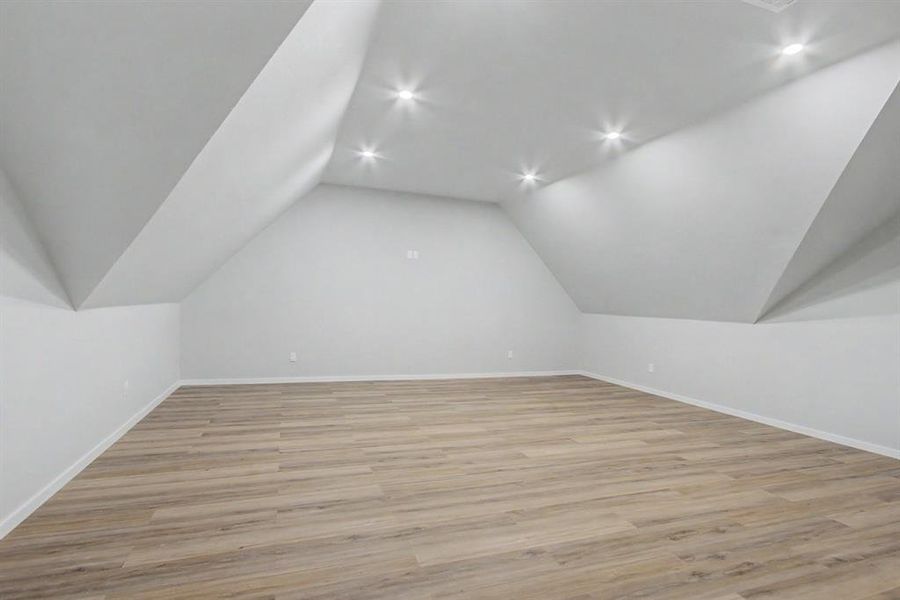 Spacious, unfurnished interior of a new home in , North Richland Hills (Image 28).