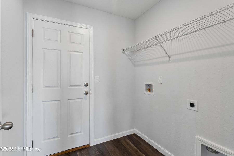 Spacious, unfurnished interior of a new home in , Jacksonville (Image 20).