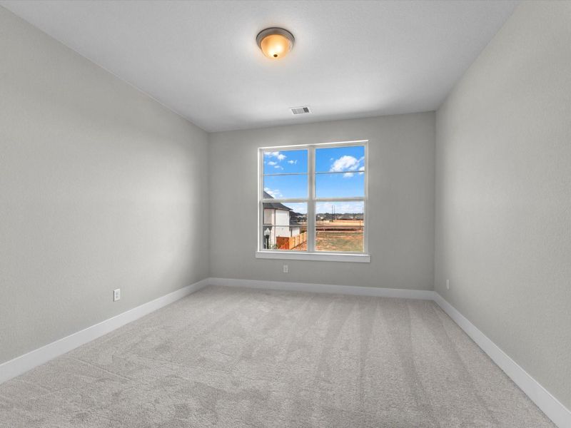 Spacious, unfurnished interior of a new home in Oakhill Reserve, Tomball (Image 12).