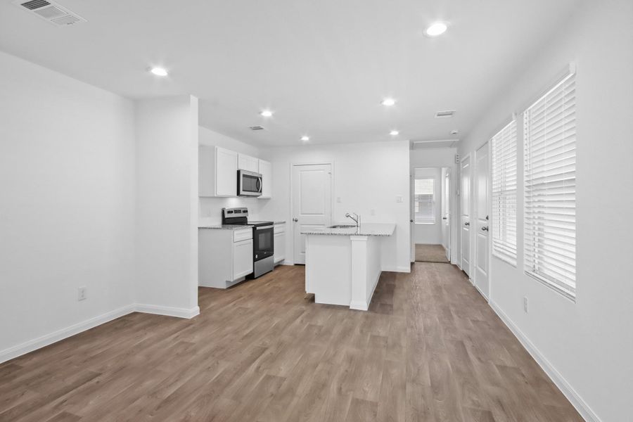 Spacious, unfurnished interior of a new home in William Trails, Willis (Image 7). Spacious, unfurnished interior of a new home in William Trails, Willis (Image 7).