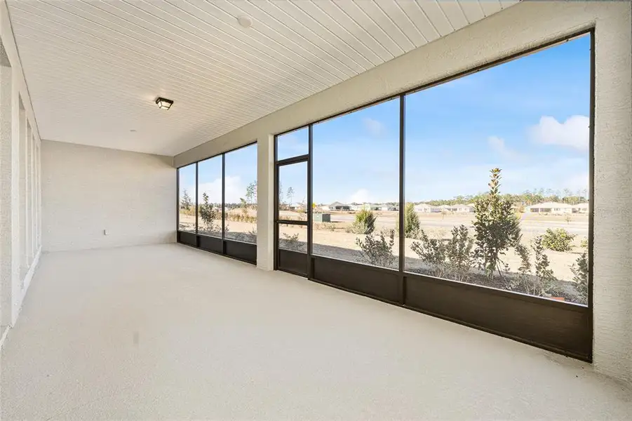 Exterior details and patio area of a home in , Ocala (Image 4).