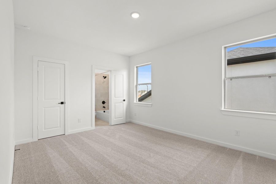 Spacious, unfurnished interior of a new home in Elyson 45' & 70', Katy (Image 16).