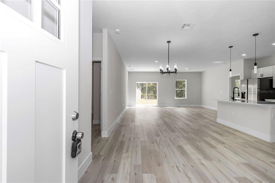 Spacious, unfurnished interior of a new home in , Ocala (Image 22).