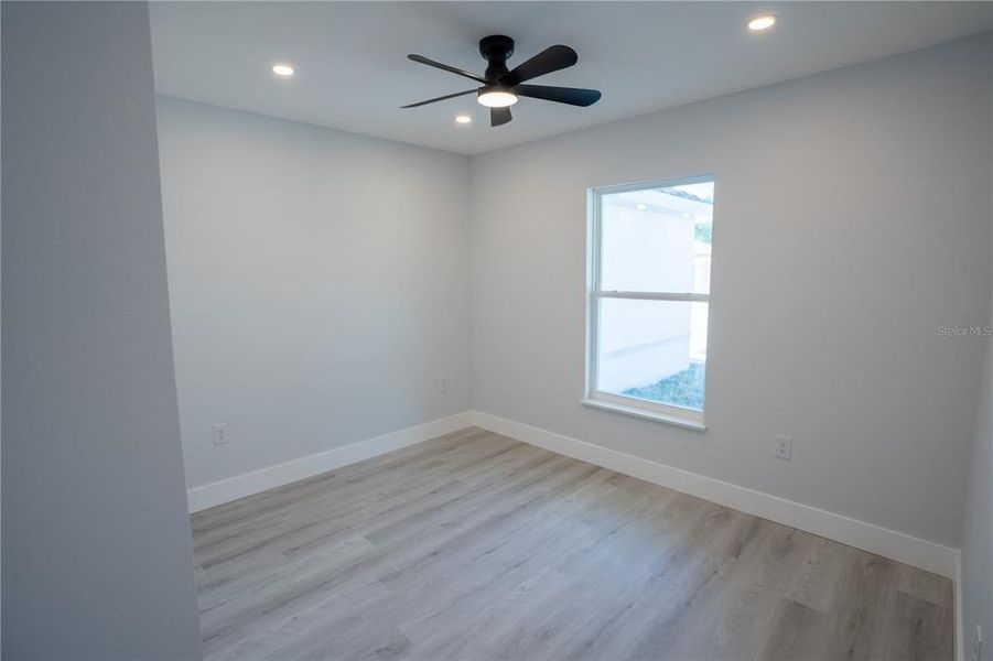 Spacious, unfurnished interior of a new home in , Dunnellon (Image 7).