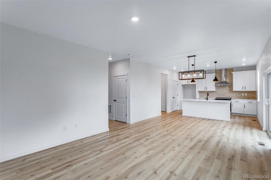 Spacious, unfurnished interior of a new home in Hansen Farm, Fort Collins (Image 17).