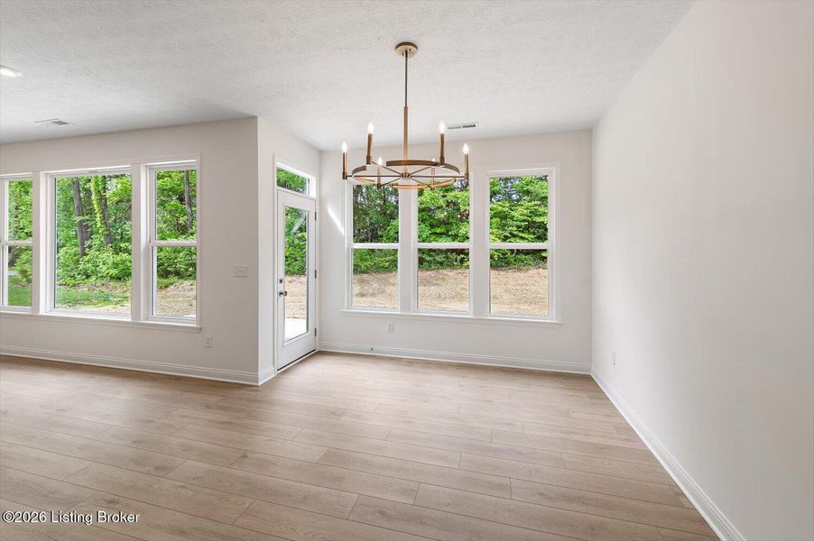 Spacious, unfurnished interior of a new home in Vista Hills, Louisville (Image 14).