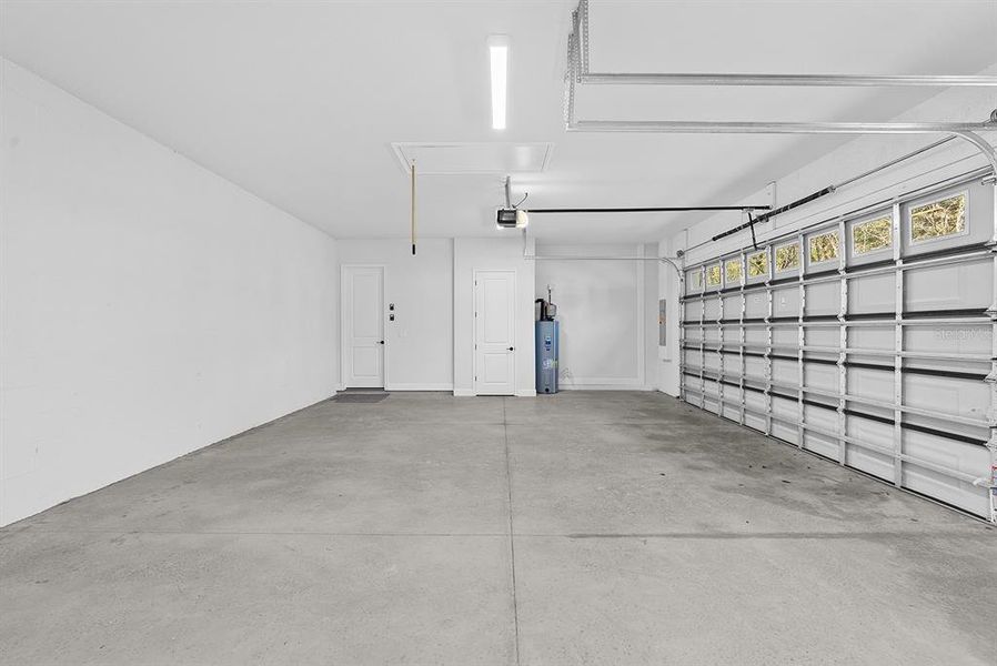 Spacious, unfurnished interior of a new home in , Brooksville (Image 28).