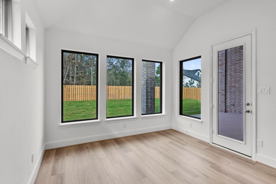 Spacious, unfurnished interior of a new home in Colton, Montgomery (Image 24).