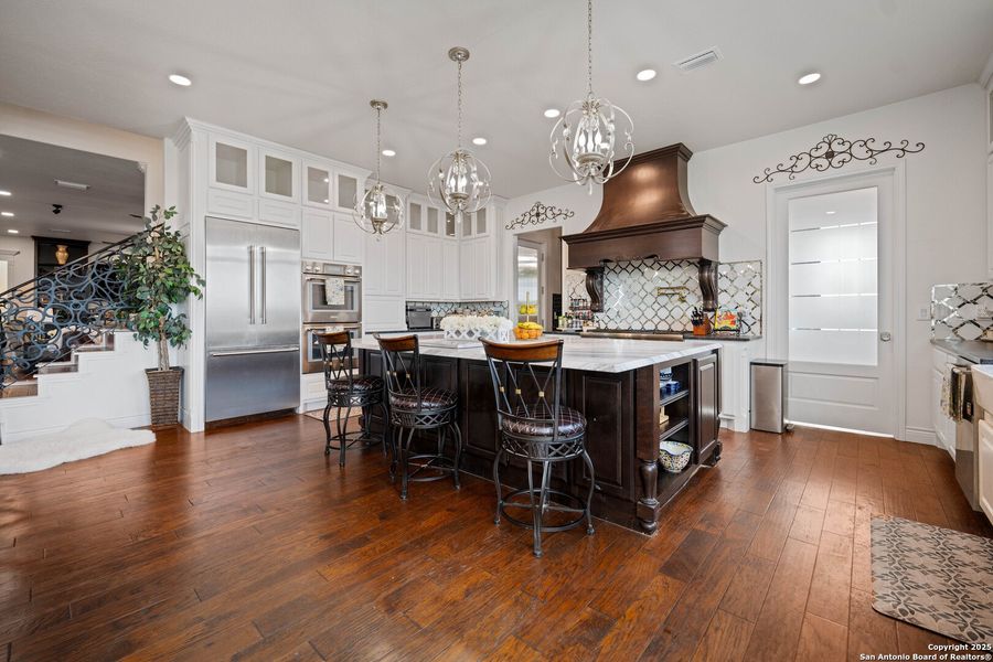 Furnished interior view inside a new home in , Kenedy (Image 26).