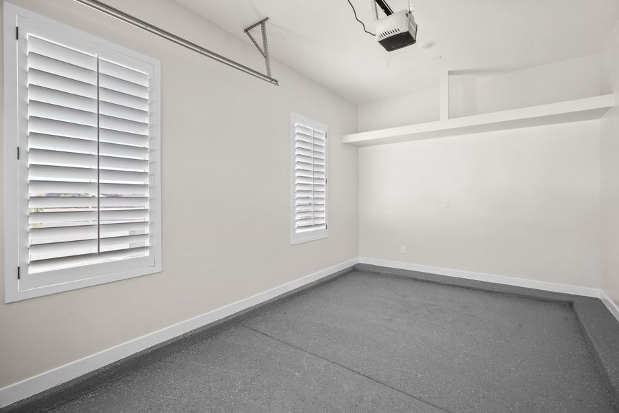 Spacious, unfurnished interior of a new home in Verdancia, El Paso (Image 24).
