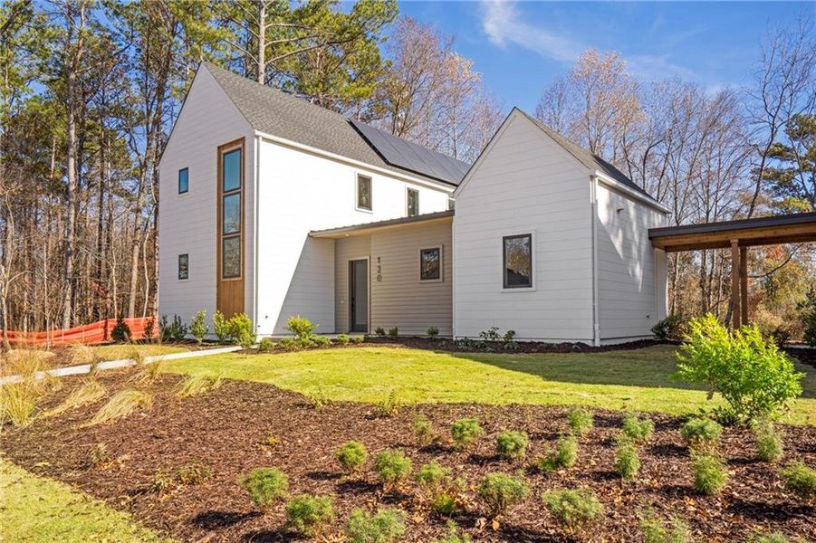 Exterior details and patio area of a home in Aster, Roswell (Image 3).