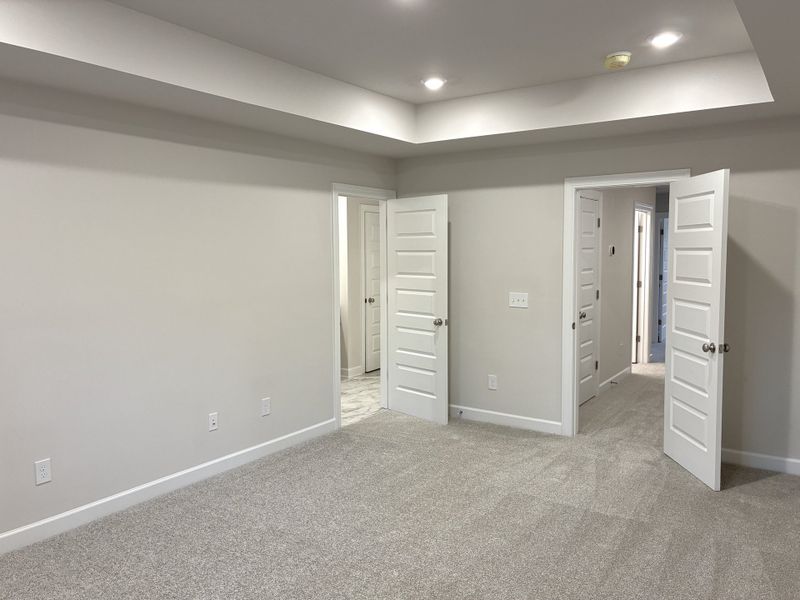 Spacious, unfurnished interior of a new home in Miller Park, Greenville (Image 18).