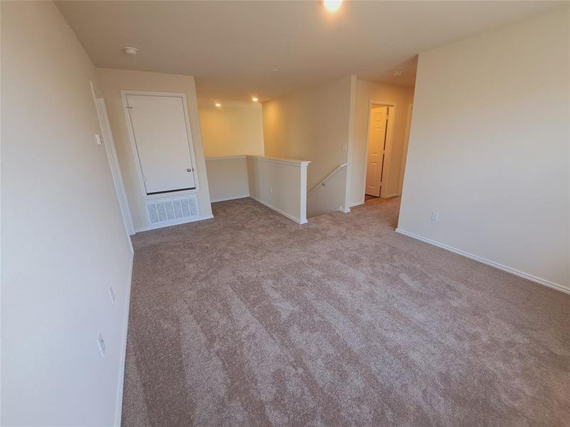 Spacious, unfurnished interior of a new home in Sunfield, Buda (Image 14). Spacious, unfurnished interior of a new home in Sunfield, Buda (Image 14).