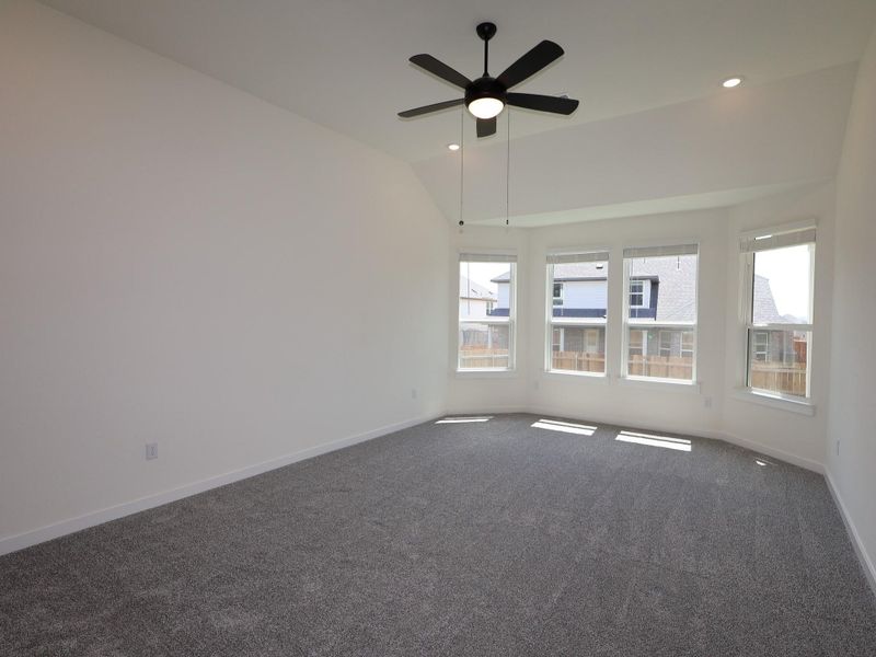 Spacious, unfurnished interior of a new home in Edgewood, Leander (Image 39).