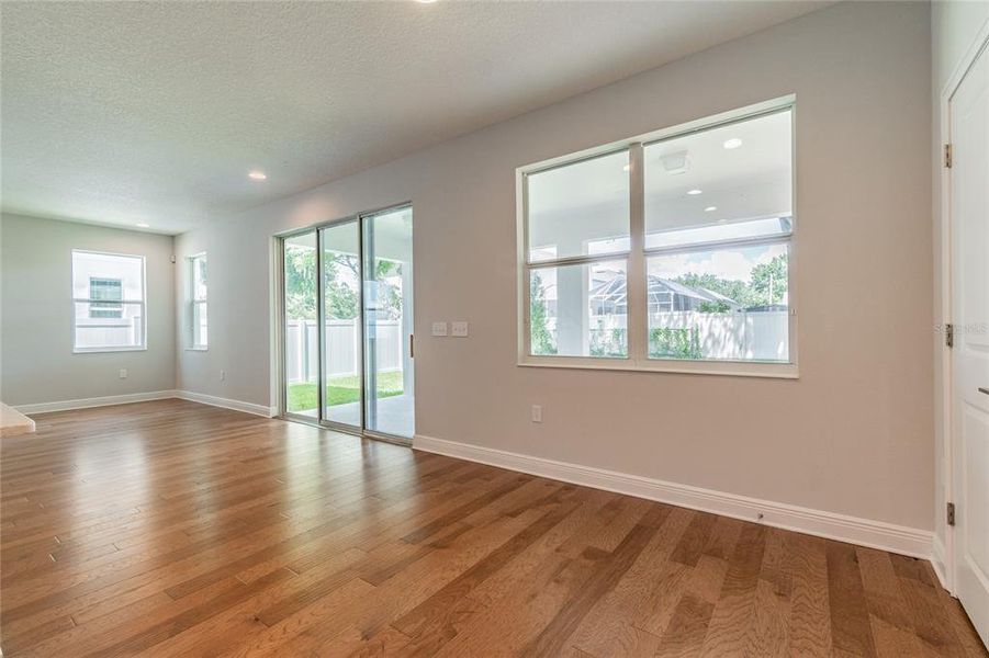 Spacious, unfurnished interior of a new home in , Tampa (Image 20).