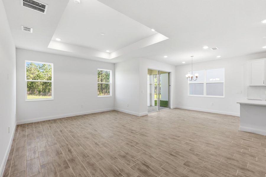 Spacious, unfurnished interior of a new home in Tamarack at Two Rivers, Zephyrhills (Image 11).