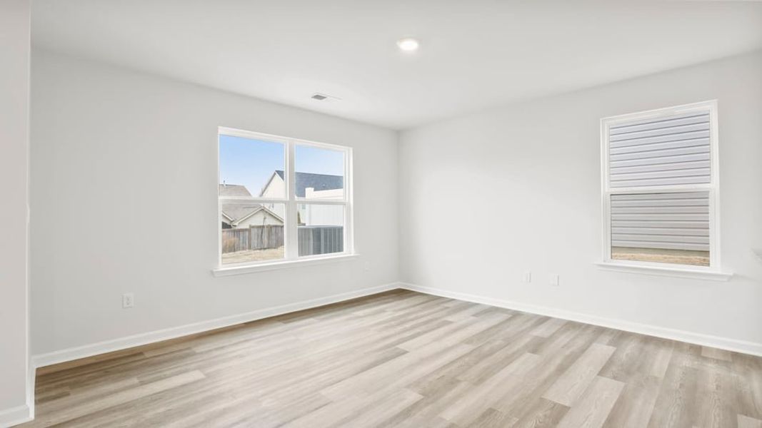 Spacious, unfurnished interior of a new home in Covington Village, Greer (Image 20).