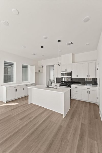 Furnished interior view inside a new home in Jesselton Square at Creekmont, Houston (Image 7). Furnished interior view inside a new home in Jesselton Square at Creekmont, Houston (Image 7).