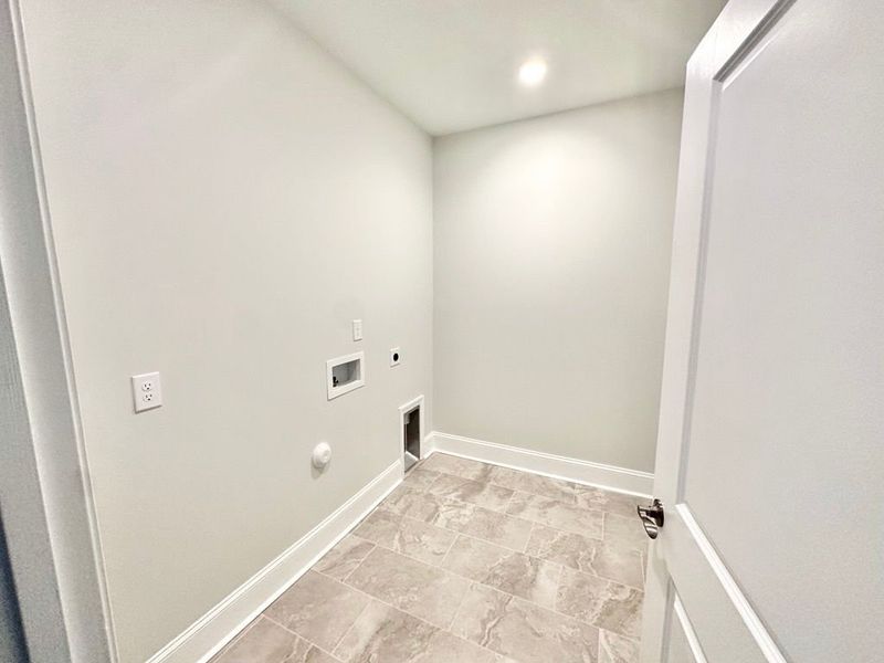 Spacious, unfurnished interior of a new home in Del Webb Wilmington at Mallory Creek, Leland (Image 12).