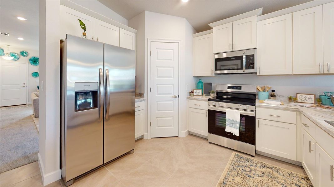 Furnished interior view inside a new home in Rolling Hills, Bell (Image 8).