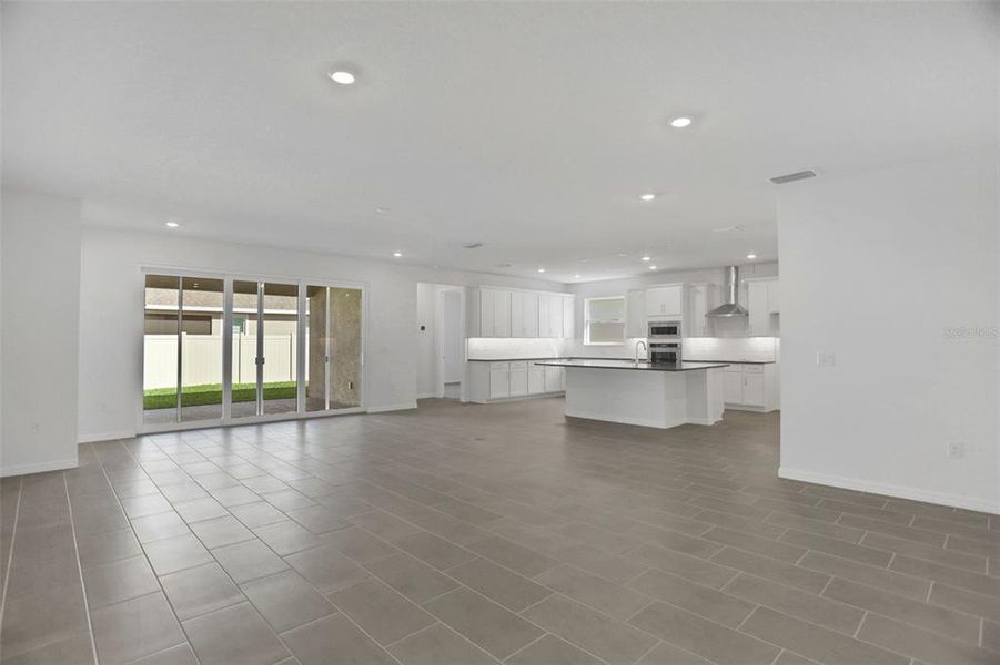 Spacious, unfurnished interior of a new home in Angeline, Land O' Lakes (Image 27).