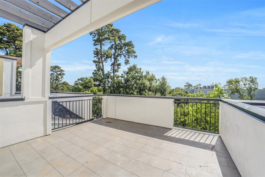 Exterior details and patio area of a home in , Houston (Image 20).