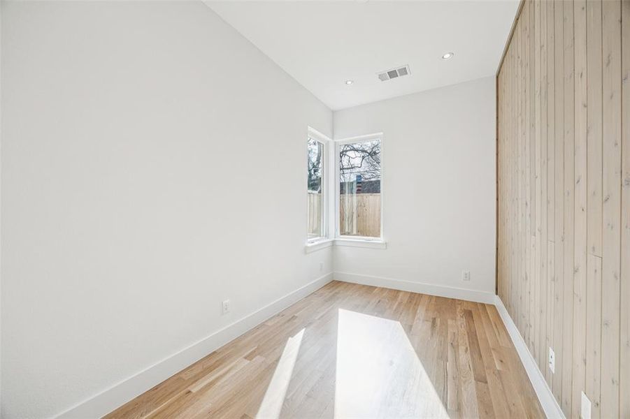 Spacious, unfurnished interior of a new home in , Dallas (Image 17).