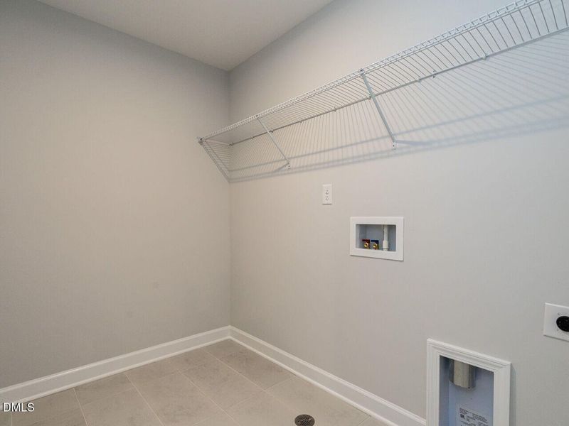 029-1280x960-laundry