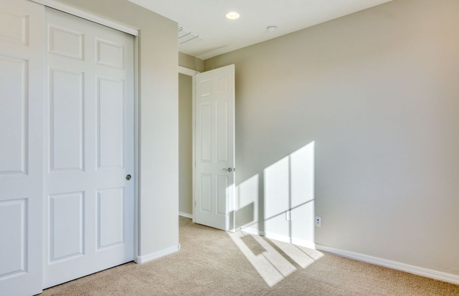 Representative unfurnished interior of a home built from the Acerra by Pulte Homes in Vistoso Canyon Estates, Oro Valley (Image 11).
