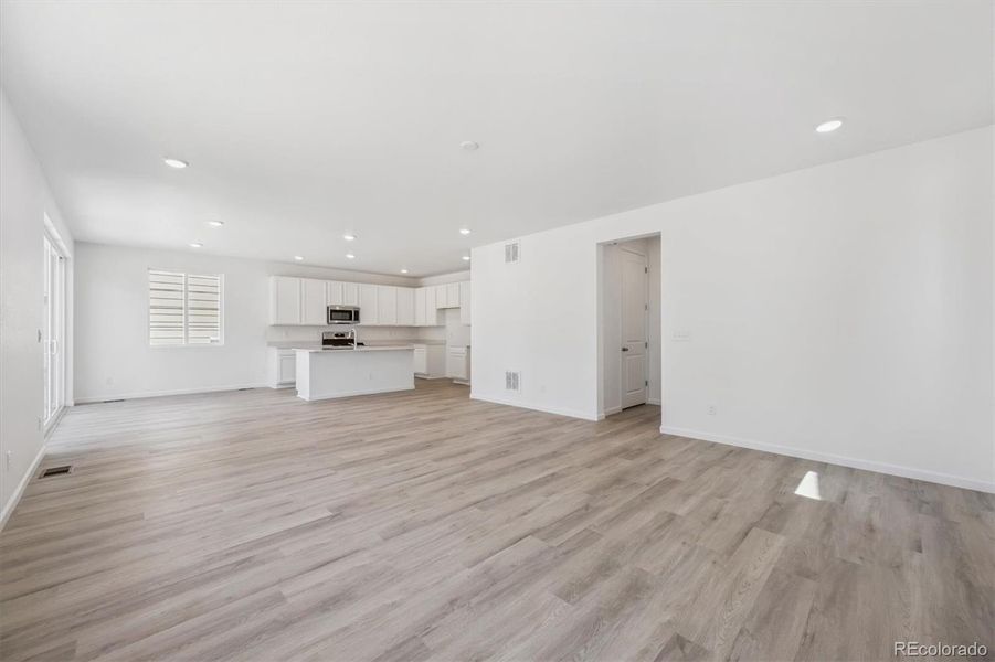 Spacious, unfurnished interior of a new home in Buckley Yard, Aurora (Image 15).