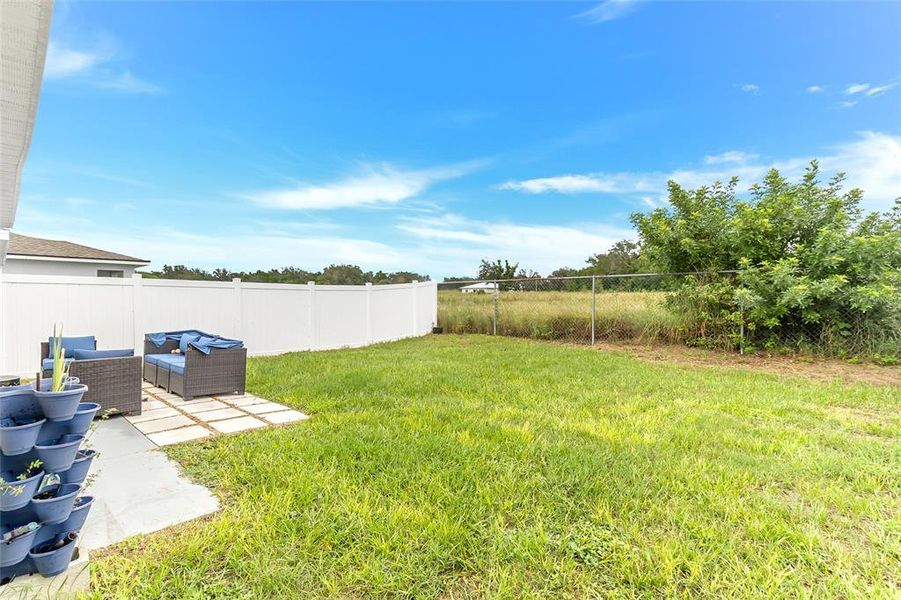 Exterior details and patio area of a home in , Sebring (Image 21).