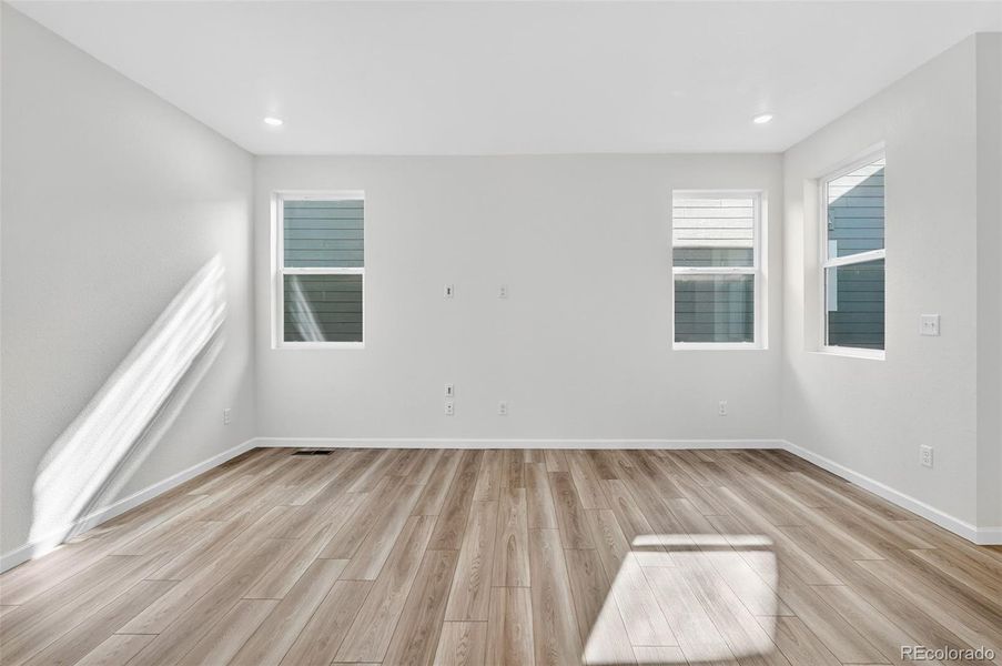 2073 Barnwood Drive ~ Ready Now 2073 Barnwood Drive ~ Ready Now