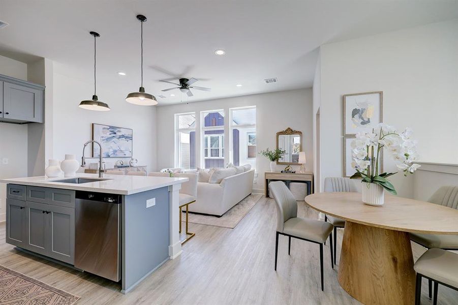 The Isabella Plan features secondfloor open concept living thatconnects seamlessly to the diningand kitchen area.