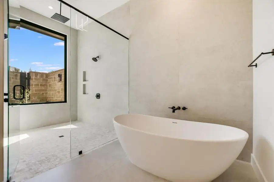 Furnished interior view inside a new home in , Horseshoe Bay (Image 10).