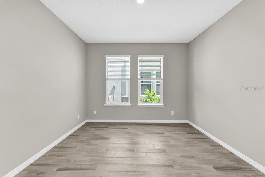 Spacious, unfurnished interior of a new home in Tiburon, Nokomis (Image 33).