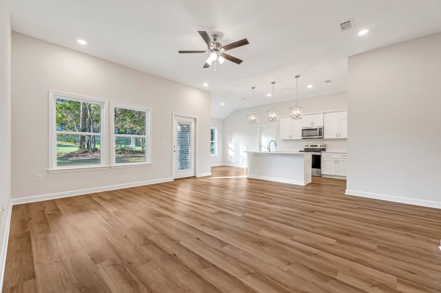 Spacious, unfurnished interior of a new home in Southern Charm, Crestview (Image 17).