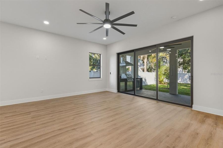 Spacious, unfurnished interior of a new home in , Tampa (Image 34).