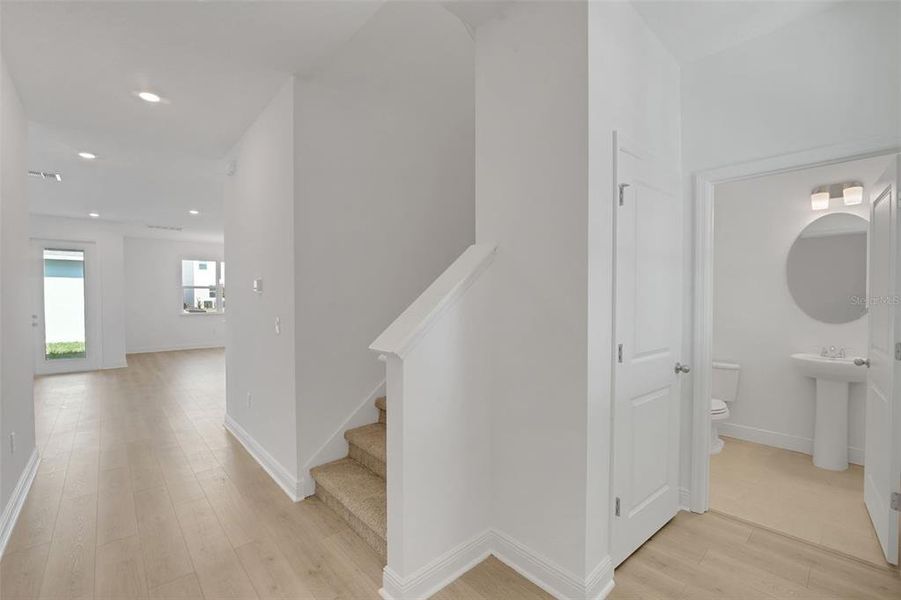 Spacious, unfurnished interior of a new home in Crossroads at Kelly Park, Apopka (Image 32).