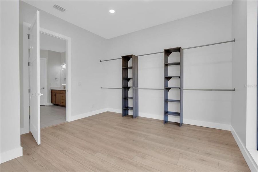 Spacious, unfurnished interior of a new home in , St. Petersburg (Image 34).