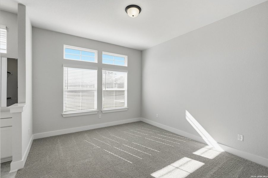 Spacious, unfurnished interior of a new home in Potranco Oaks, Castroville (Image 36).