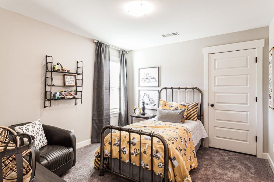 Representative furnished interior of a home built from the Bentley by Grant & Co in Manor at Hall Creek, Arlington (Image 16).