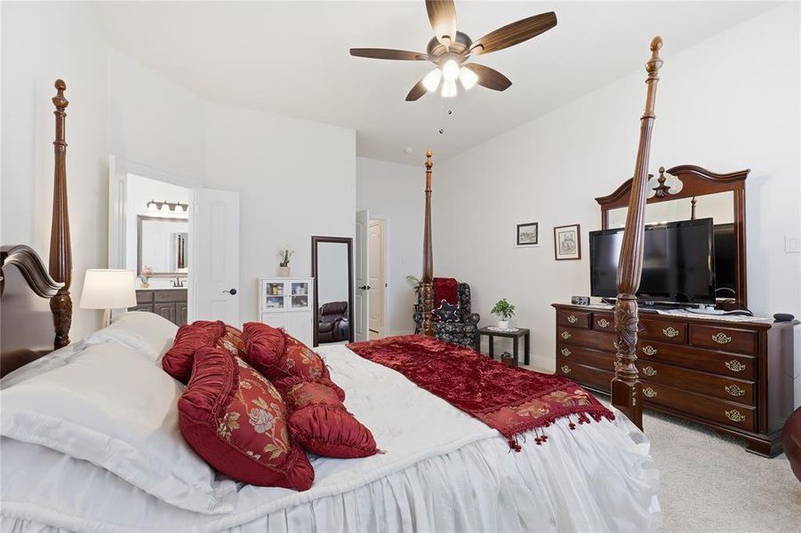 Furnished interior view inside a new home in Oak Hills, Burleson (Image 12).