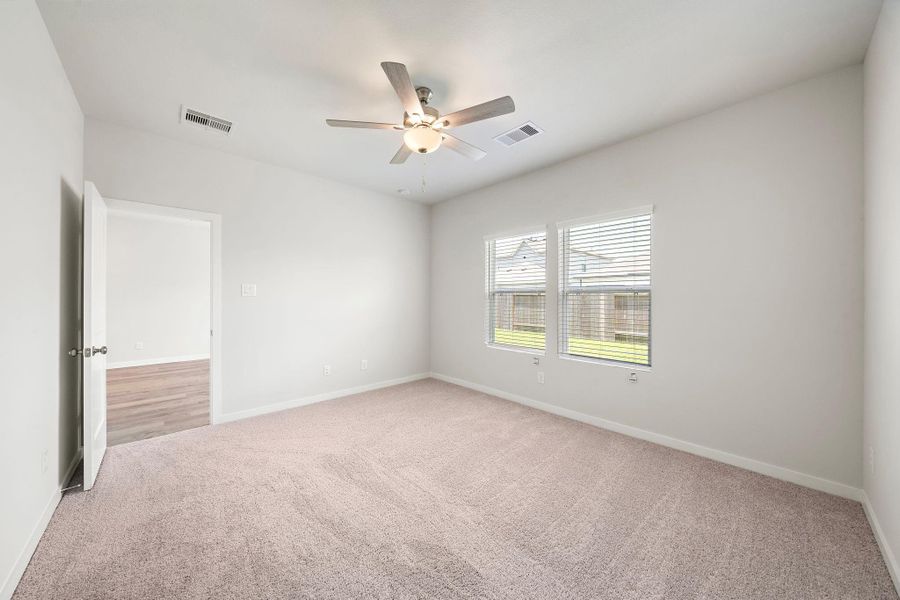 Spacious, unfurnished interior of a new home in Maple Heights, Porter (Image 19).