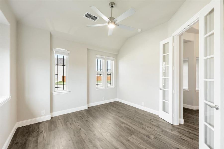 Spacious, unfurnished interior of a new home in Ridgepoint, Midlothian (Image 31).