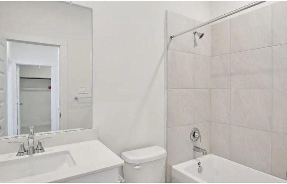 Photo is not of the actual home, but is an inspirational photo of builder’s model home and may depict options, furnishings, and/or decorator features that are not included Photo is not of the actual home, but is an inspirational photo of builder’s model home and may depict options, furnishings, and/or decorator features that are not included