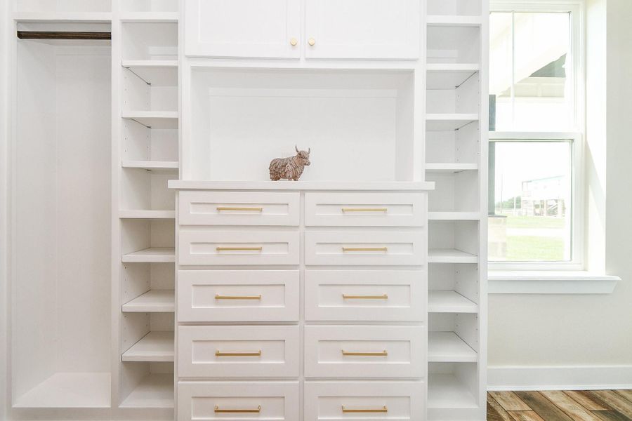 Close-up of interior finishes inside a home in , Palacios (Image 13). Close-up of interior finishes inside a home in , Palacios (Image 13).
