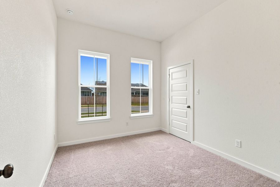 Spacious, unfurnished interior of a new home in Gourd Creek, Bryan (Image 7).