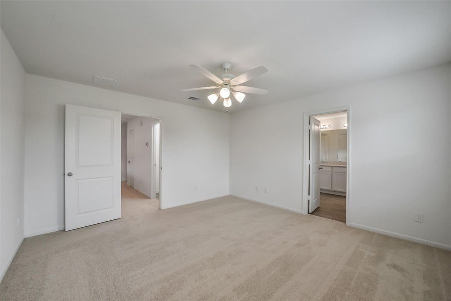 Spacious, unfurnished interior of a new home in , Houston (Image 30). Spacious, unfurnished interior of a new home in , Houston (Image 30).