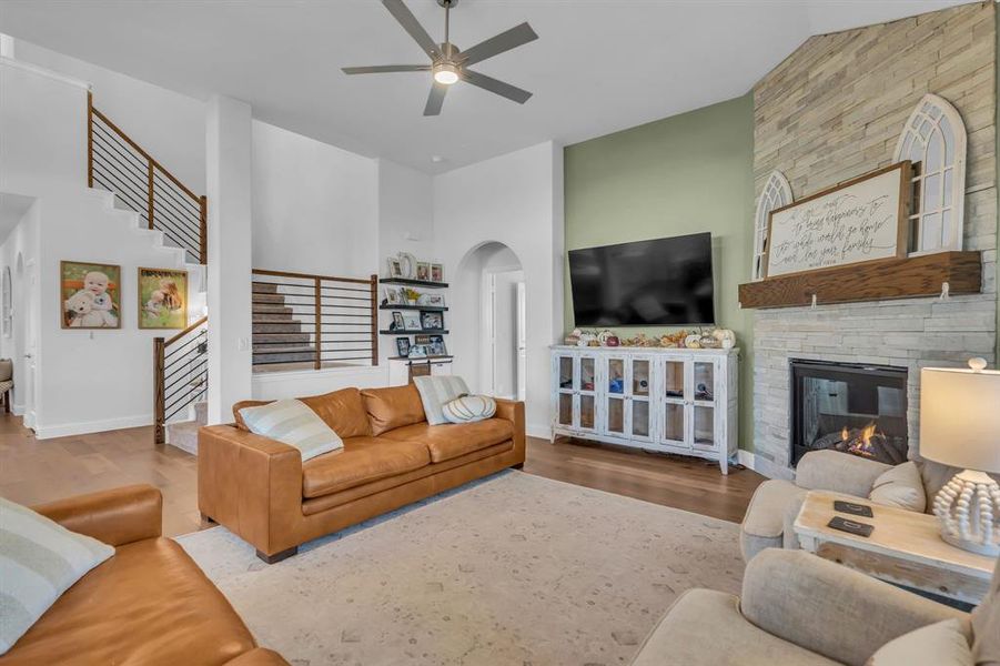 Furnished interior view inside a new home in Country Lakes Classic 50, Denton (Image 33). Furnished interior view inside a new home in Country Lakes Classic 50, Denton (Image 33).