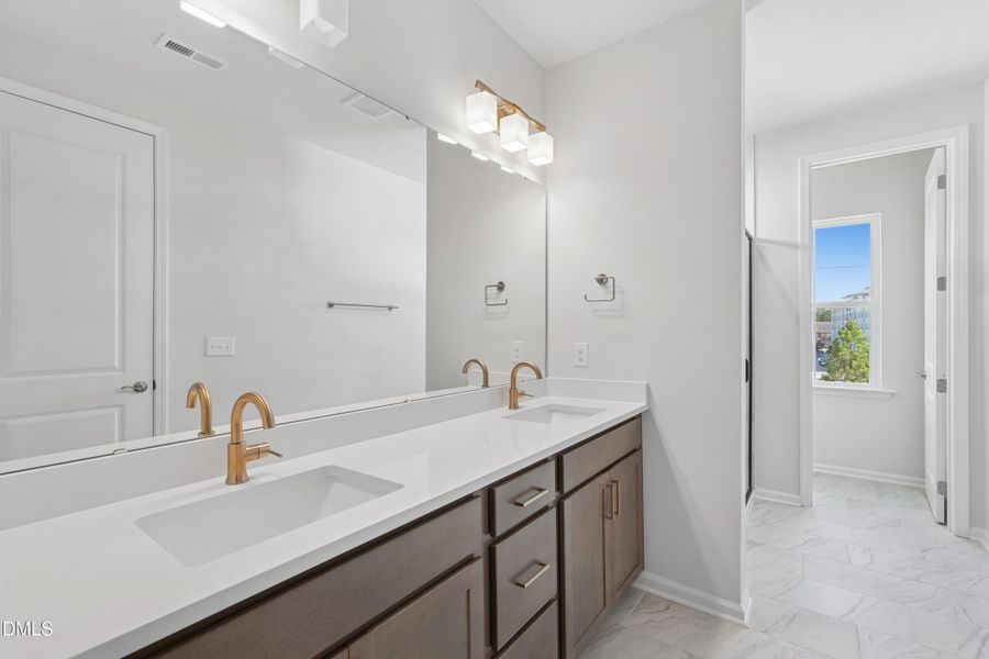 Twinleaf Townes 12_Primary Bathroom 1_10